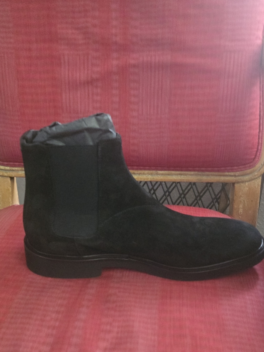Men's Black Suede Diwntown Chelsea Boot - Timeless Slip-On Style